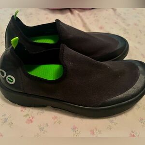 Oofos Oomg Eezee Womes Low Shoe 8.5